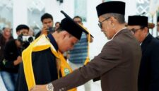 Wakil Bupati Batang Hari, H. Bakhtiar, menghadiri acara pengukuhan Guru Besar UNISBA Prof. Dr. Ansori, S.Pd.I., M.Pd.I. sekaligus Kuliah Umum Tahun Akademik 2026/2027.(poto: jamberita.com).