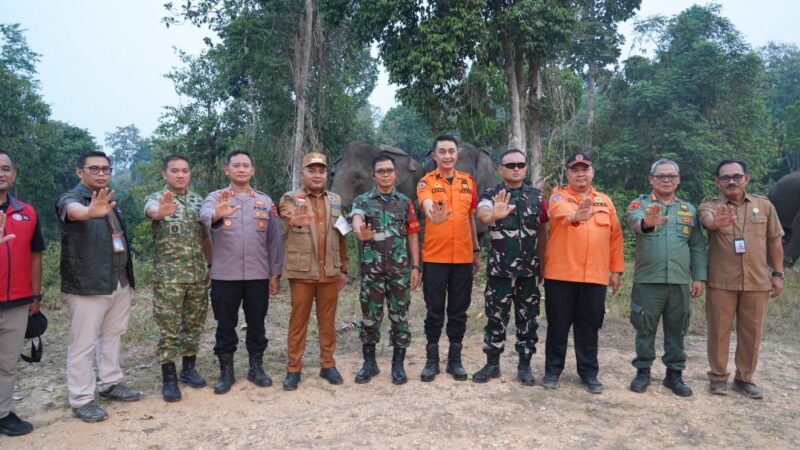 Komandan Resort Militer (Danrem) 042/Gapu Brigjen TNI Nyamin memimpin Rapat Koordinasi (Rakor) Kebakaran Hutan dan Lahan di Kabupaten Tebo.(poto: jamberita.com).