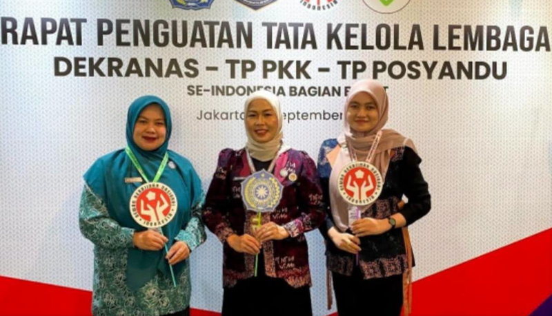 Ketua Tim Penggerak PKK Kota Sungai Penuh, Ny. Sri Kartini Alfin, S.Kep., Ns., menghadiri agenda penguatan tata kelola lembaga di Hotel Bidakara, Jakarta Selatan, Senin (20/9/2026).(poto: istimewa).