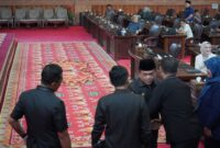 Gubernur Jambi Al haris saat di ruang sidang paripurna DPRD Provinsi Jambi.(poto: istimewa)