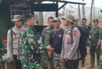 Pangkogabwilhan I datang memantau lokasi penanganan Karhutla Tahura Batanghari bersama Danrem 042 Garuda Putih Brigjen TNI Nyamin.(poto: jamberita.com).