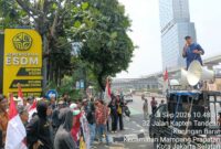 Massa GERAM Jambi menggelar aksi di depan Kementerian Keuangan RI, Jakarta.(poto: jambiprima.com).