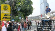 Massa GERAM Jambi menggelar aksi di depan Kementerian Keuangan RI, Jakarta.(poto: jambiprima.com).