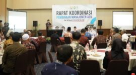 Al Haris menyampaikan pandangannya saat menghadiri Rapat Koordinasi Manajemen Talenta ASN di Hotel Amaris, Kabupaten Bungo, Kamis (3/9/2026).(poto: jamberita.com).
