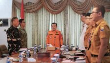 Gubernur Jambi Dr. H. Al Haris, S.Sos., M.H., memimpin Rapat Koordinasi (Rakor) penanggulangan puncak Karhutla secara virtual pada Senin (7/9/2026).(poto: jamberita.com).