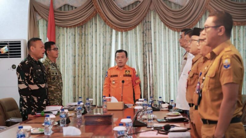 Gubernur Jambi Dr. H. Al Haris, S.Sos., M.H., memimpin Rapat Koordinasi (Rakor) penanggulangan puncak Karhutla secara virtual pada Senin (7/9/2026).(poto: jamberita.com).