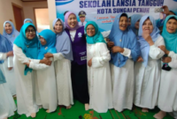 Ketua TP PKK Kota Sungai Penuh Ny. Sri Kartini Alfin menghadiri program Sekolah Lansia Tangguh Juara perdana pada Selasa siang (15/9/2026).(poto: istimewa).