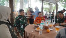 Gubernur Jambi Al Haris dan Pangkogabwilhan I Letjen Kunto Arief siapkan strategi tanam bambu untuk cegah kebakaran lahan gambut di Tanjung Jabung Timur.(poto: jamberita.com).