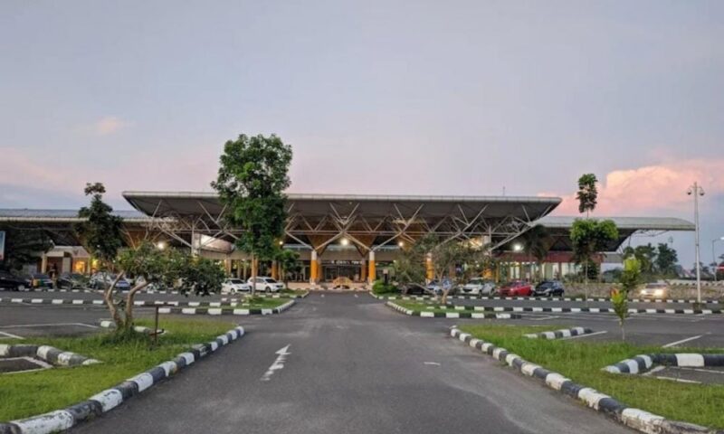Penerbangan Jambi Jakarta dibatalkan secara menyeluruh pada Senin (7/9/2026) setelah pengelola memutus operasional Bandara Soekarno-Hatta (CGK).(poto: jamberita.com).