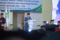 Gubernur Jambi Al Haris menghadiri prosesi pelantikan dan wisuda ribuan tenaga kesehatan Poltekkes Jambi di Abadi Convention Center Kota Jambi, Selasa (22/09/2026).(poto: jamberita.com).