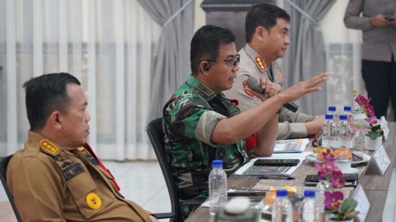 Rapat Koordinasi (Rakor) Karhutla di Rumah Dinas Bupati Batanghari pada Selasa (8/9/2026).(poto: jamberita.com).