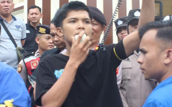 Mahasiswa asal Kabupaten Merangin, Arip Hidayatullah, mendesak Kapolda Jambi turun tangan.(poto: jambiprima.com).
