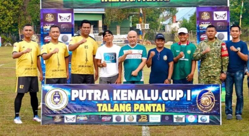 Bupati Bungo Dedy Putra meresmikan turnamen Putra Kenalu Cup I di Dusun Talang Pantai pada Minggu (30/8/2026).(poto: jambiprima.com).