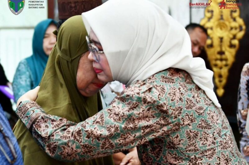 Suasana haru menyelimuti Ruang Kaca Rumah Dinas Bupati Batang Hari pada Kamis (03/09/2026).(poto: jamberita.com).