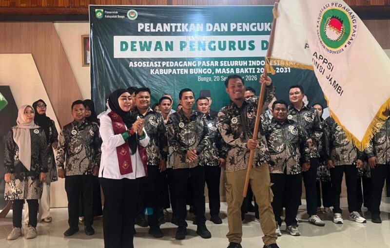 Ketua DPW APPSI Jambi melantik Alan Capir Rudin sebagai Ketua DPD APPSI Bungo.(poto: jamberita.com).