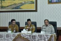 Pemerintah Kota Jambi menyalurkan bantuan korban kebakaran kepada sepuluh kepala keluarga yang tertimpa musibah di tujuh kelurahan pada Selasa (8/9/2026).(poto: jamberita.com).