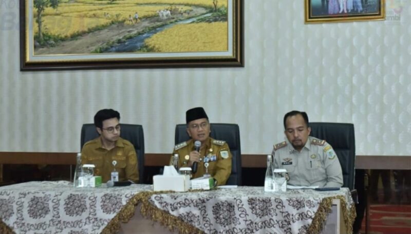 Pemerintah Kota Jambi menyalurkan bantuan korban kebakaran kepada sepuluh kepala keluarga yang tertimpa musibah di tujuh kelurahan pada Selasa (8/9/2026).(poto: jamberita.com).