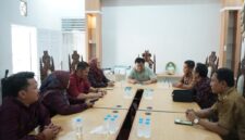 Pemkab Merangin menggelar pertemuan bersama manajemen kampus UMJ di Rumah Dinas Sekretaris Daerah Merangin pada Senin (21/9).(poto: kominfo).