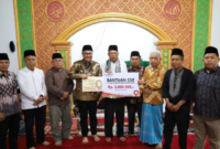 Wako Alfin pimpin Safari Jumat di Desa Renah Kayu Embun, serap aspirasi warga, dan serahkan bantuan CSR Bank Jambi untuk pembangunan masjid.(poto: istimewa).