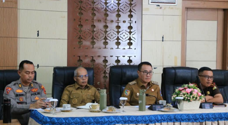 Wali Kota Sungai Penuh Alfin, SH mengikuti Rapat Koordinasi (Rakor) Penanganan Karhutla pada Senin (7/9).(poto: ist.