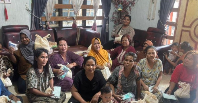 PT Permodalan Nasional Madani (Persero) menyalurkan bantuan tanggap darurat PNM kepada masyarakat terdampak bencana asap di Provinsi Jambi.(poto: istimewa).