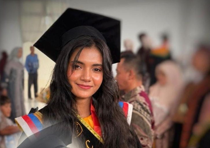 Sadia Amjad mahasiswi Pakistan lulus cum laude IPK 3,98 di UNJA.(poto: istimewa).