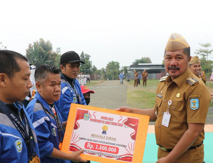 Pemerintah Kabupaten Kerinci menggelar Peringatan Hari Olahraga Nasional Tahun 2026 di halaman Kantor Bupati Kerinci, Bukit Tengah, Siulak, Senin (14/9/2026).(poto: istimewa).