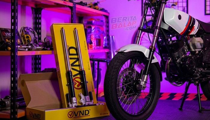 Merek komponen otomotif VND kembali meluncurkan produk aftermarket terbaru berupa Shock Depan VND AK111 khusus untuk Yamaha RX King.(poto: beritabalap.com).