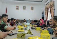 Sekretaris Daerah Merangin Zulhifni memimpin langsung rapat persiapan penerjunan tim tersebut pada Kamis (24/9).(poto: kominfo).