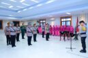 Kapolda Jambi Irjen Pol. Krisno H. Siregar memimpin prosesi sertijab pejabat polda jambi di Aula Lantai 4 Gedung Utama Mapolda Jambi, Kamis (10/9).(poto: tribratanewsjambi).