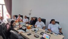 Sekretaris Daerah Merangin, Zulhifni, turun langsung memimpin rapat percepatan pelaksanaan program strategis ini di Ruang Rapat Sekretariat Daerah, Rabu (2/9).(poto: meranginkab).