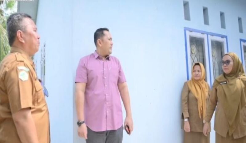 Bupati Merangin M. Syukur menggelar inspeksi mendadak di Dinas PPKB serta Dinas Perikanan pada Selasa, 1 September.(poto: meranginkab).