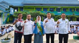 Siswi MAN 1 Sungai Penuh, Moza Suci Wulandari(tengah), sukses menembus jajaran Top 5 Best Project Pra-JGH dalam ajang Duta Generasi Hijau Provinsi Jambi.(poto: MAN 1 Sungai Penuh).