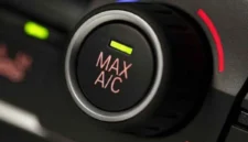 Ini penyebab AC mobil tidak dingin.(poto: ist).