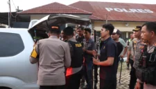 Tim gabungan Satreskrim Polres Merangin dan Brimob Polda Jambi menangkap delapan pria terduga penyerang Mako Polres Merangin pada Kamis (29/10/2026).(poto: istimewa).