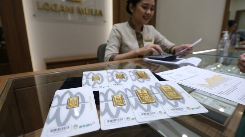 Daftar harga emas Antam di butik Logam Mulia turun menjadi Rp2.561.000 per gram pada Kamis (15/10/2026).(Ilustrasi poto: AI).