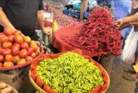 Lonjakan drastis pada harga cabai di Bungo memicu keluhan pedagang sekaligus pembeli di kawasan Pasar Atas Bungur.(poto: jambiprima.com).