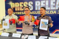 Polda Jambi gelar rilis kasus tambang emas ilegal Bungo bersama Dirreskrimsus dan Kasubdit Tipidter, Jumat (16/10/2026).(poto: istimewa).