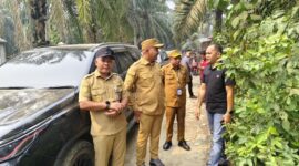 Bupati Tebo Agus Rubiyanto meninjau langsung kondisi infrastruktur tersebut melalui agenda monitoring dan evaluasi pada Selasa (6/10/2026).(poto: jambiprima.com).