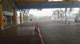 Kondisi udara berkabut asap di sekitar Bandara Sultan Thaha Jambi.(poto: jambiprima.com).