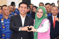Bupati Batang Hari Mhd. Fadhil Arief meresmikan aplikasi rumah bunda tersebut bersama Ketua TP-PKK Kabupaten Batang Hari Zulva Fadhil pada Kamis (1/10/2026).