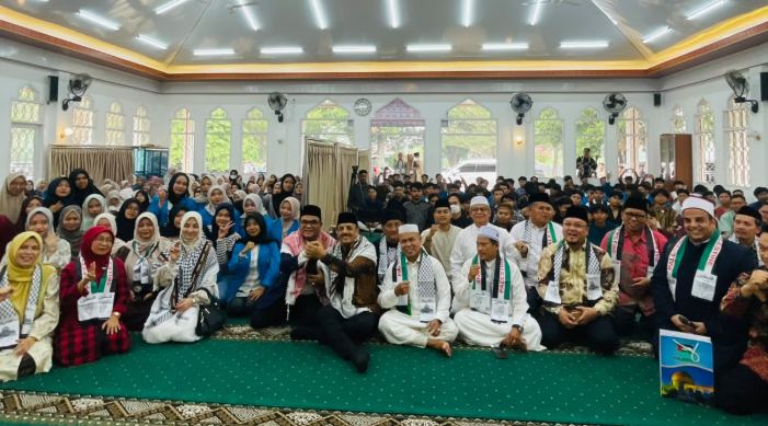 Civitas akademika menyambut hangat agenda penting Duta Besar Palestina Jambi dalam rangkaian forum guest lecturer di Masjid Al-Jami’ah, Kampus Telanaipura.(poto: jambiekspres.id).