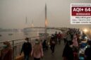 ilustrasi: Kualitas udara Jambi berbahaya (AQI 644) akibat kabut asap di sekitar Jembatan Gentala Arasy pada Selasa (7/10/2026) malam.(poto: AI).