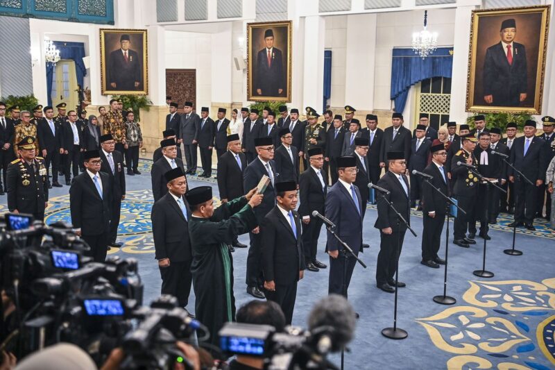 Presiden Prabowo merombak susunan kabinet per 1 Oktober 2026.(poto: kompas.com).