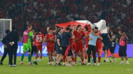 Timnas Indonesia rayakan juara FIFA ASEAN Cup 2026 usai tekuk Thailand via adu penalti di SUGBK Jakarta, Senin (5/10).(poto: kompas.com).
