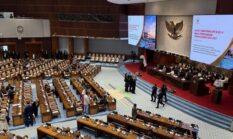 DPR Sahkan UU Pelindungan Ketenagakerjaan Baru, Batasi PKWT dan Larang Tahan Ijazah