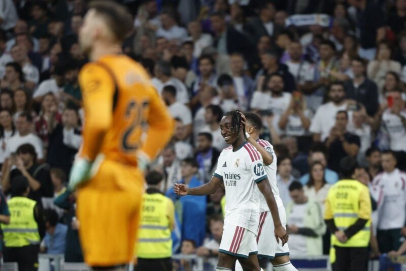 Yan Diomande merayakan gol perdananya untuk Real Madrid saat melawan Villarreal di Santiago Bernabeu, 10 Oktober 2026.(poto: kompas.com).