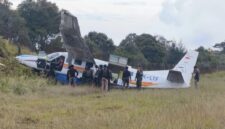 Pesawat Asian One Air seri PK LTF mengalami kecelakaan tunggal saat mendarat di Bandara Bilorai, Kabupaten Intan Jaya, Papua Tengah, Sabtu (24/10/2026) pagi.(poto: kompas.com).