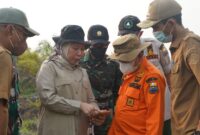 Komandan Korem (Danrem) 042/Gapu Brigjen TNI Nyamin bersama jajaran pimpinan daerah meninjau langsung area kebakaran hutan dan lahan (karhutla) di kawasan Taman Hutan Raya (Tahura) Orang Kayo Hitam, Provinsi Jambi, Senin (5/10/2026).(poto: jamberita.com).