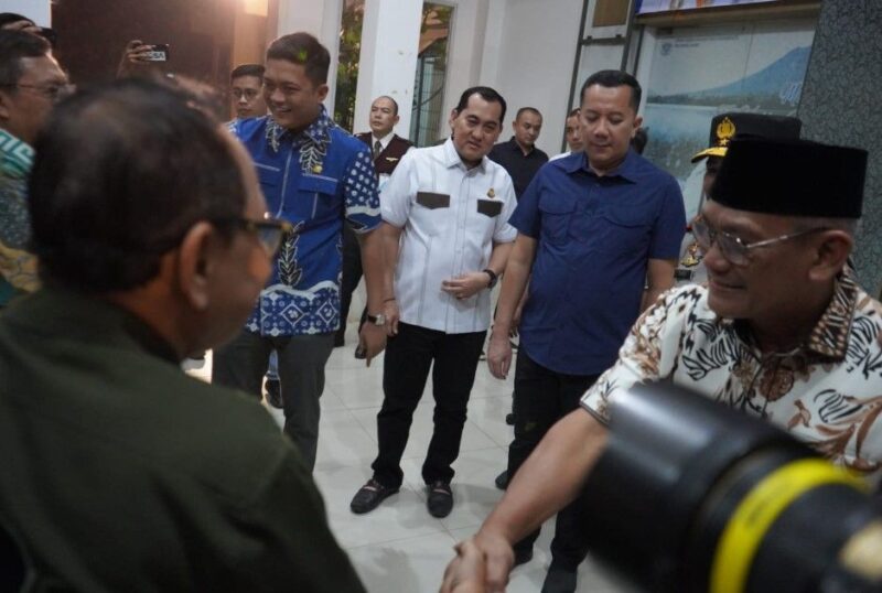 Rombongan Badan Aspirasi Masyarakat (BAM) DPR RI resmi menginjakkan kaki di Provinsi Jambi pada Minggu (18/10/2026) malam.(poto: jambiprima.com).